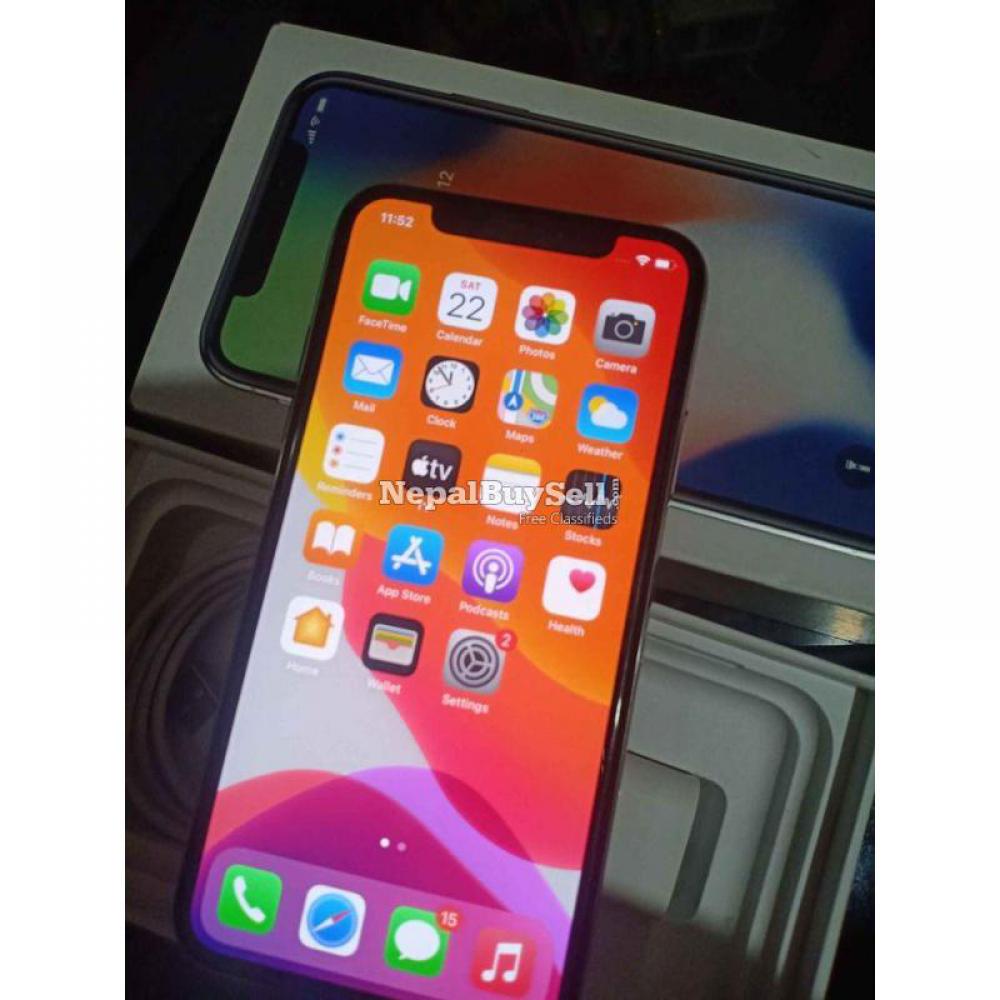 Iphone x with box and al accessories - 1