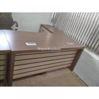 Office table 1.6 m.