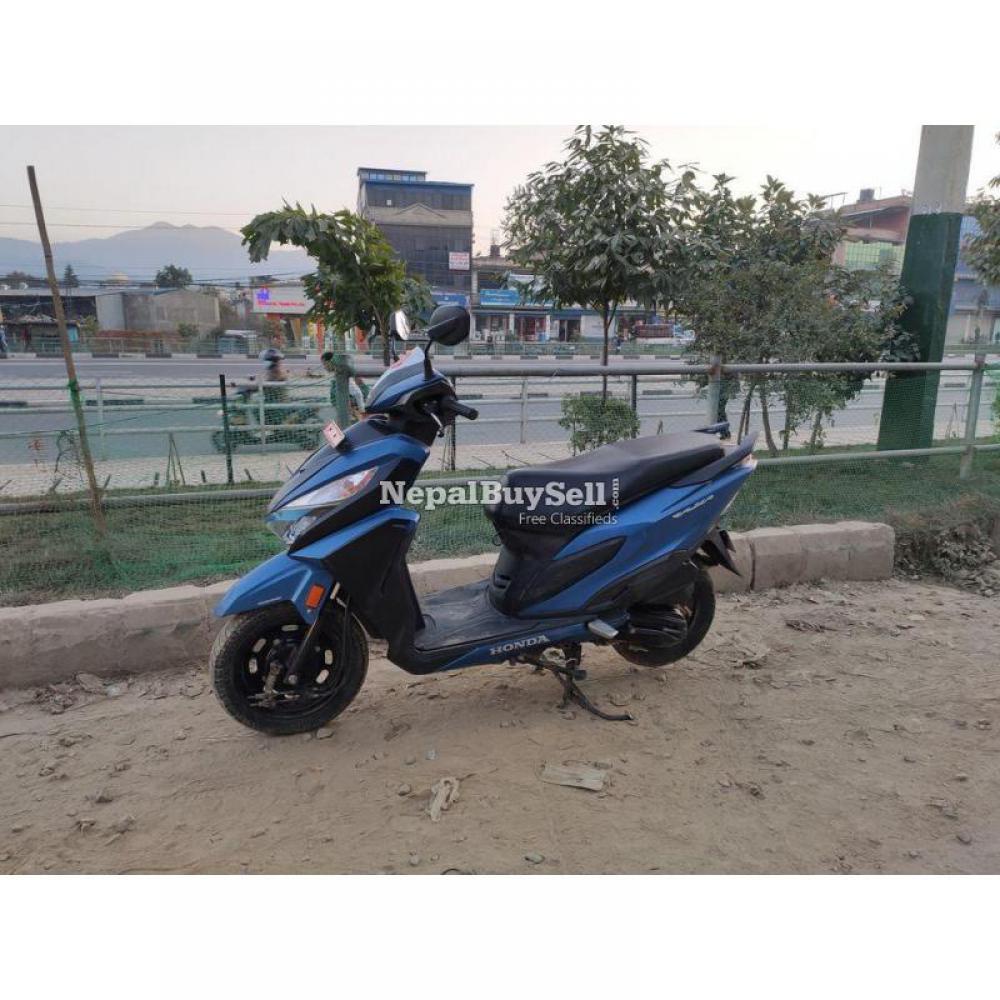 Honda grazia scooty urgent sell - 1