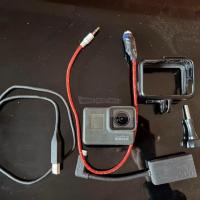 Go pro hero 5 black with all accesories for vlogging