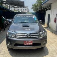 Toyota Fortuner 2010