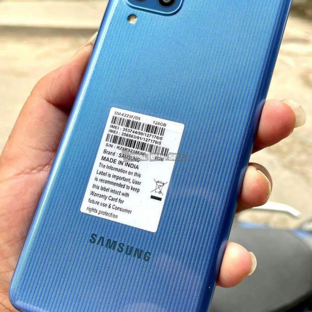 Samsung F22 - 1