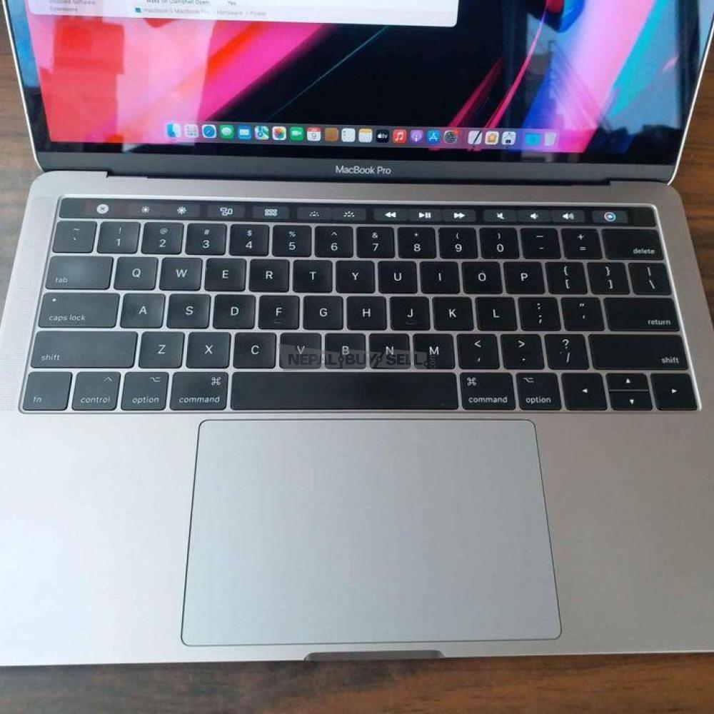 MacBook pro i7 16gb ram n 1 tb ssd. Touch ID - 1