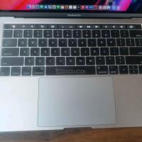 MacBook pro i7 16gb ram n 1 tb ssd. Touch ID