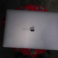 Macbook pro i9 ra i7 16 inch