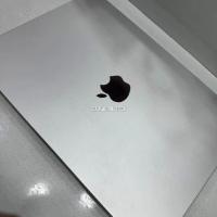 Mac book air M2 13.6 inch