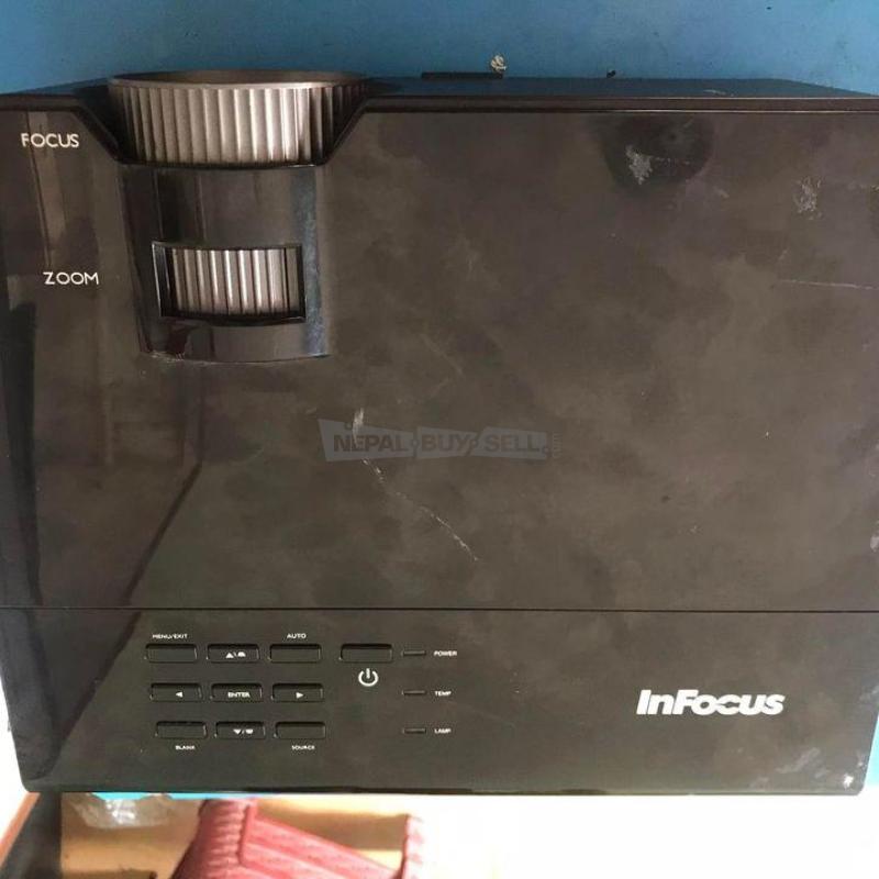 infocus projector - 1/3