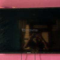 Samsung 40” Smart TV