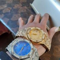 unisexual for both!! Shinning crystal Watch on sale brand new!