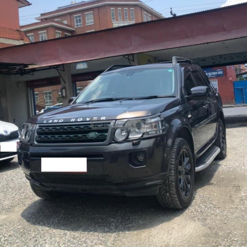 Land Rover Freelander 2 SD4 HSE 2012 Model with Auto Gear - 2/7