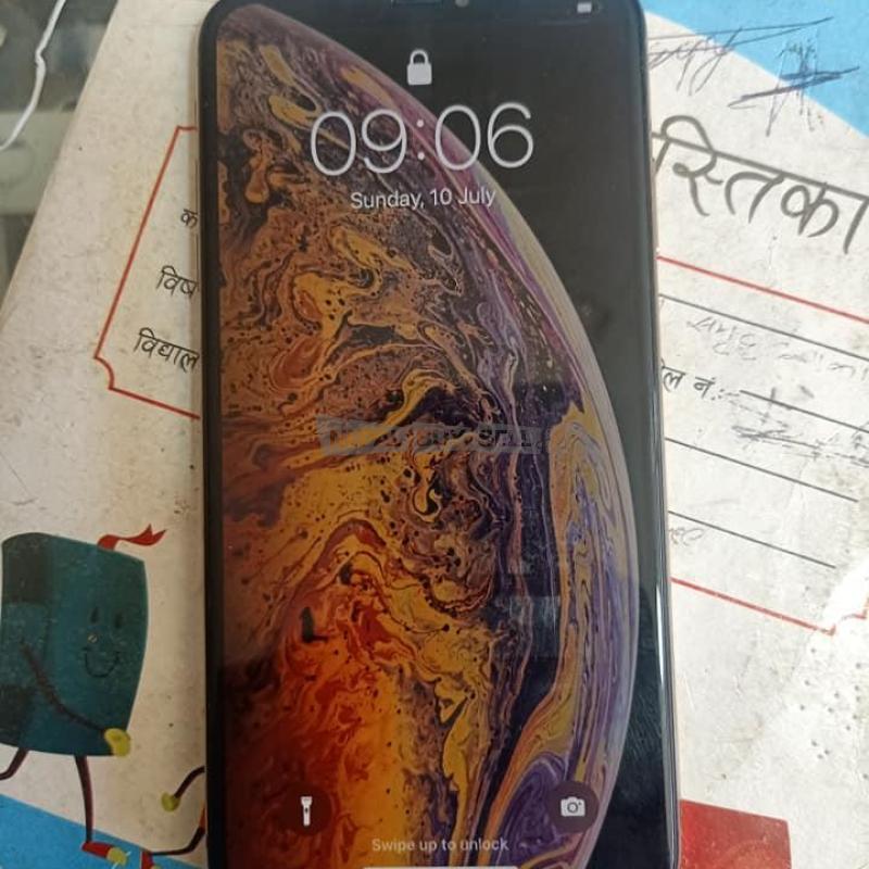 iPhone Xs MAx on sale - 1